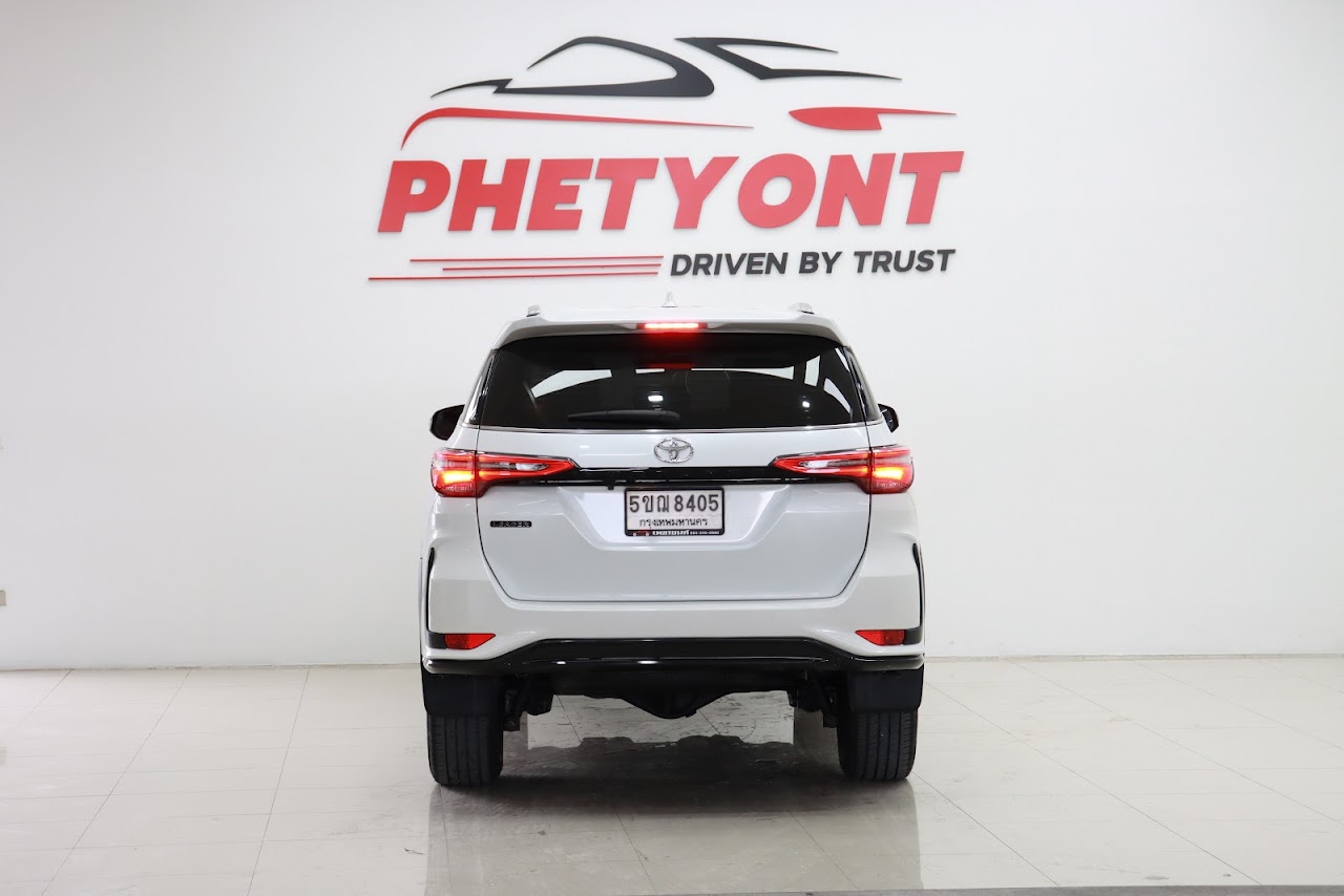 2023 Toyota Fortuner 2.4Leader V 2WD