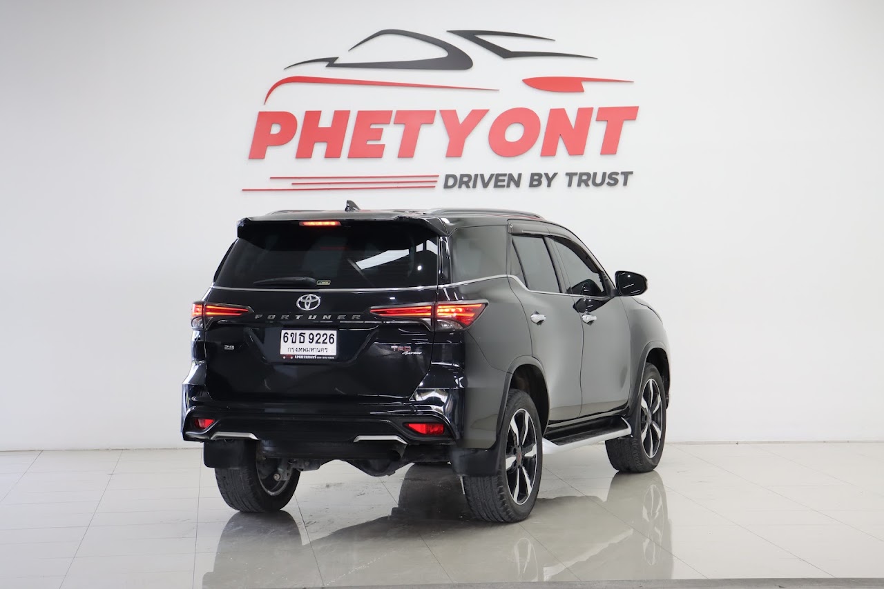 2019 Toyota Fortuner 2.8TRD Sportivo 2WD รูปที่ 7
