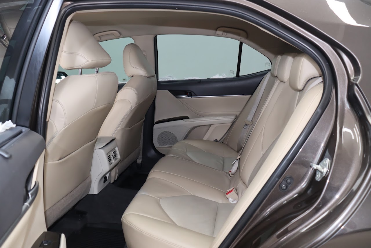 2018 Toyota Camry 2.0G รูปที่ 4