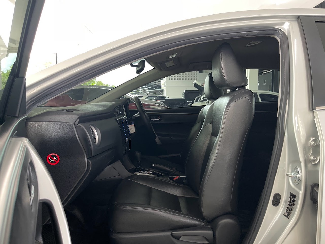 2017 Toyota Altis 1.8E รูปที่ 16