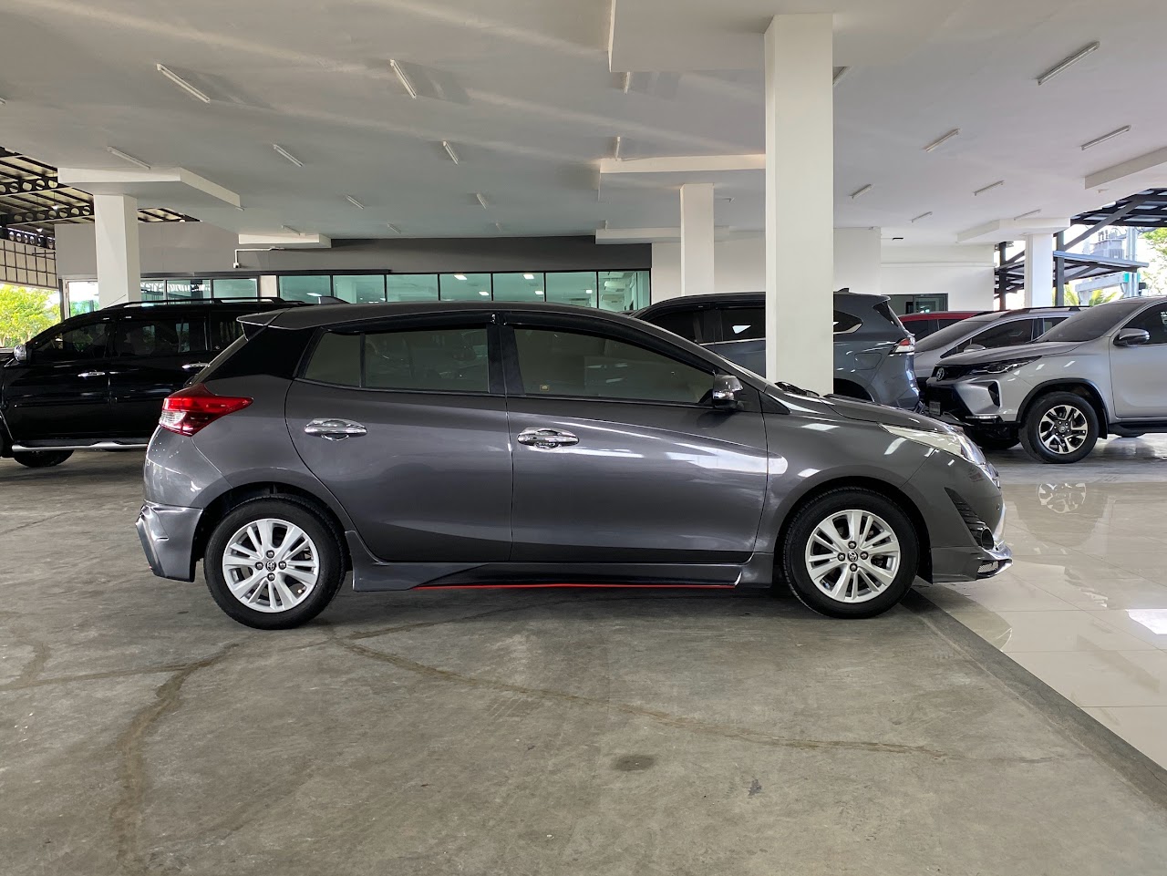 2017 Toyota Yaris 1.2G รูปที่ 7