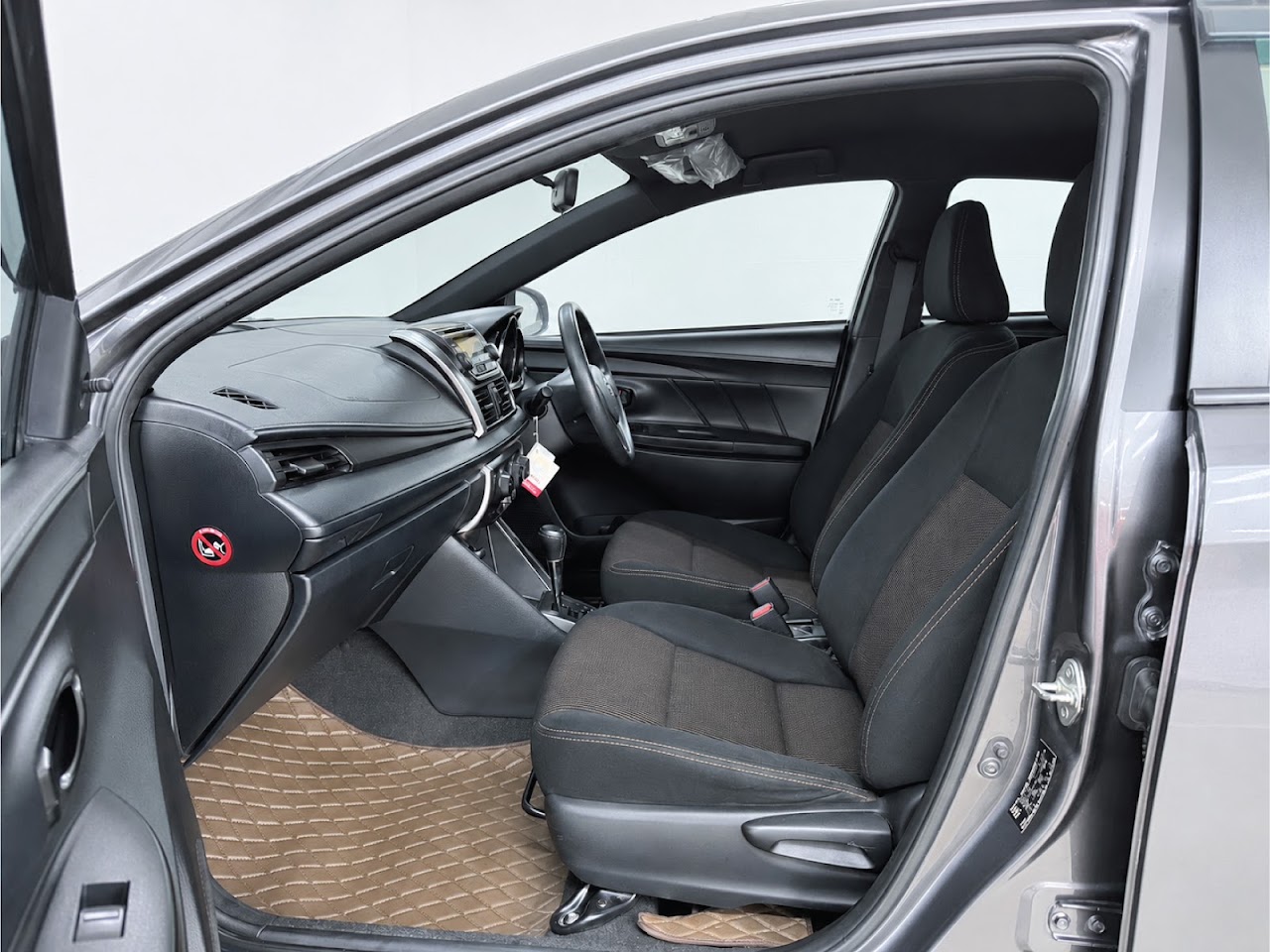 2015 Toyota Yaris 1.2J รูปที่ 5