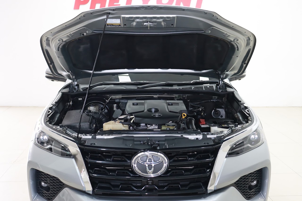 2022 Toyota Fortuner 2.4V 2WD MNC รูปที่ 9