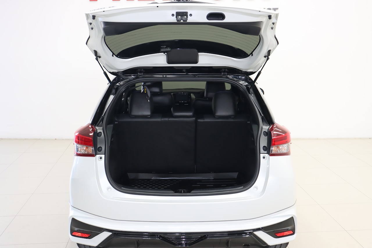 2021 Toyota Yaris 1.2Sport Premium Black roof รูปที่ 2