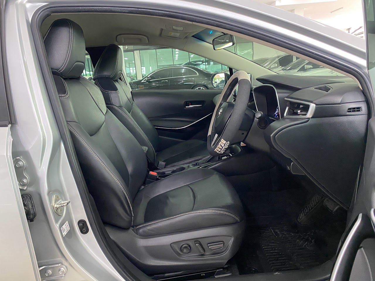 2020 Toyota Altis 1.8Hybrid MID มือสอง สีบรอนซ์เงิน รูปที่ 15