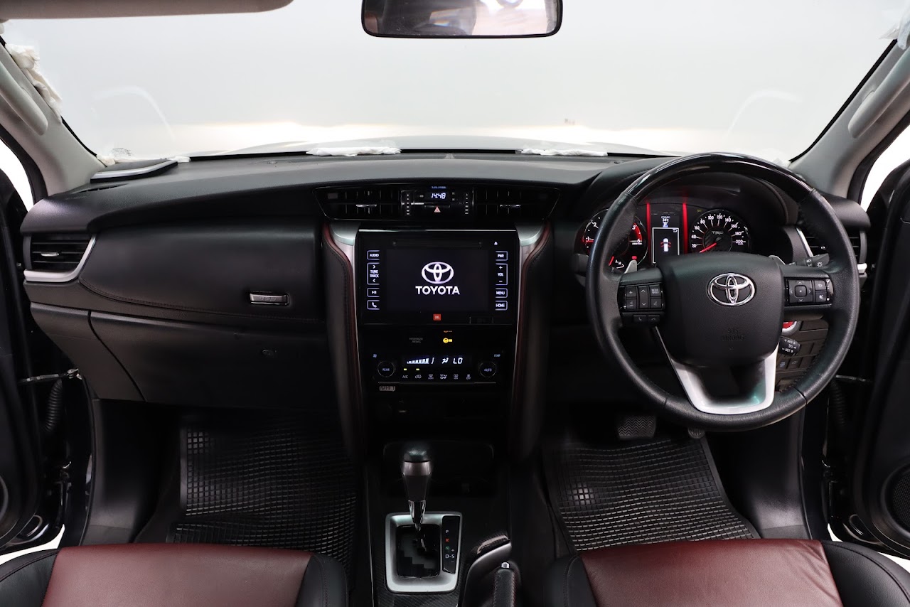 2019 Toyota Fortuner 2.8TRD Sportivo 2WD รูปที่ 5