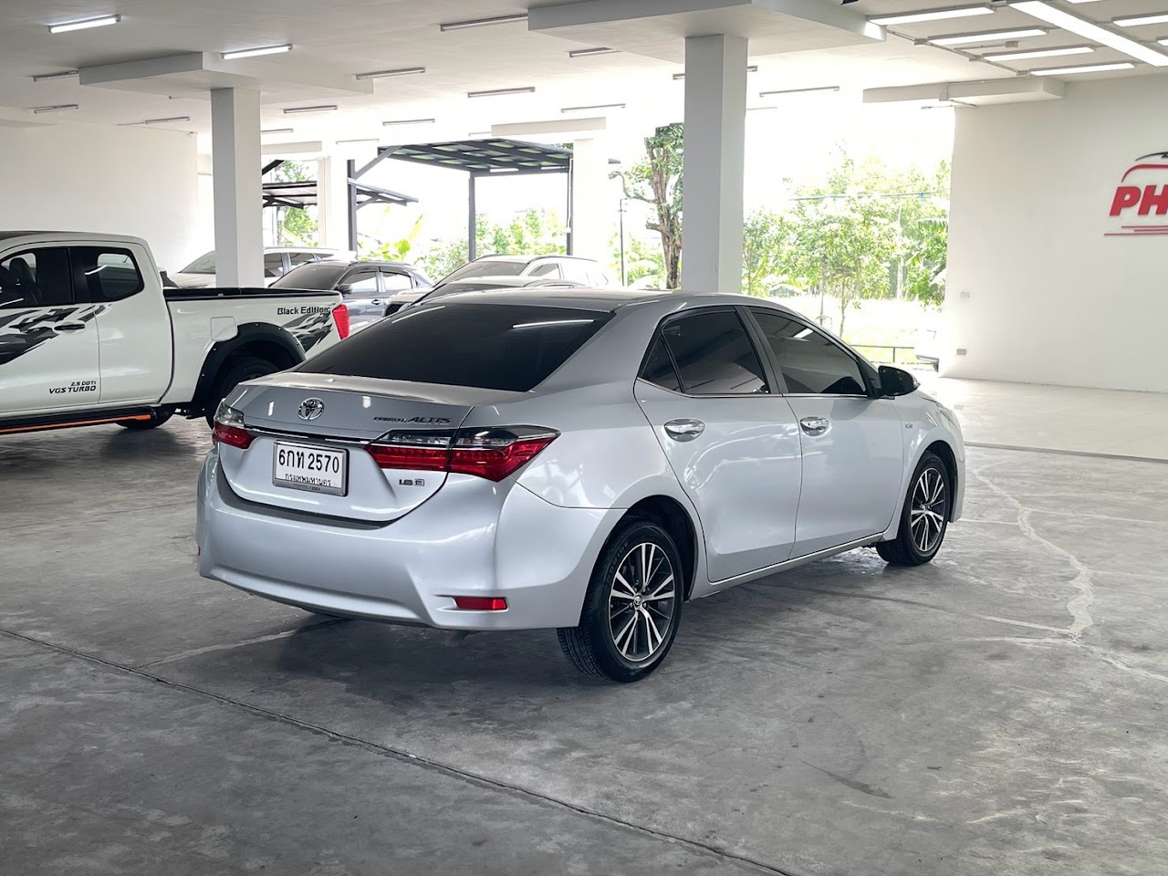 2017 Toyota Altis 1.8E รูปที่ 7