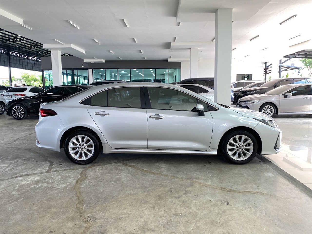 2021 Toyota Altis 1.6G มือสอง สีบรอนซ์เงิน รูปที่ 7