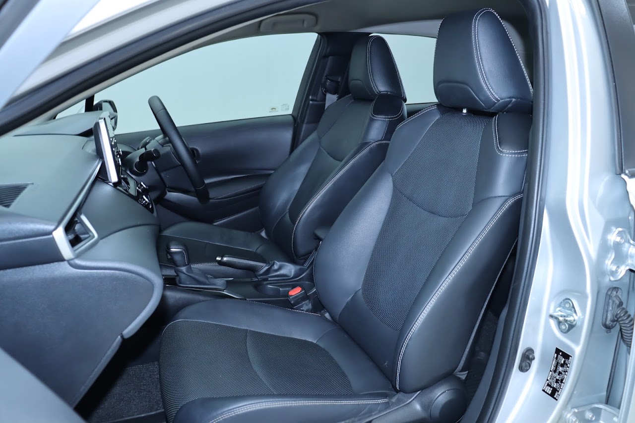 2020 Toyota Altis 1.6G มือสอง สีบรอนซ์เงิน รูปที่ 4