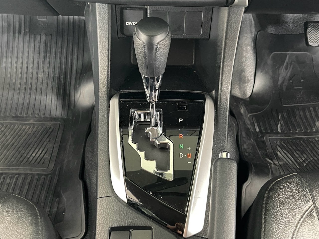2017 Toyota Altis 1.8E รูปที่ 18