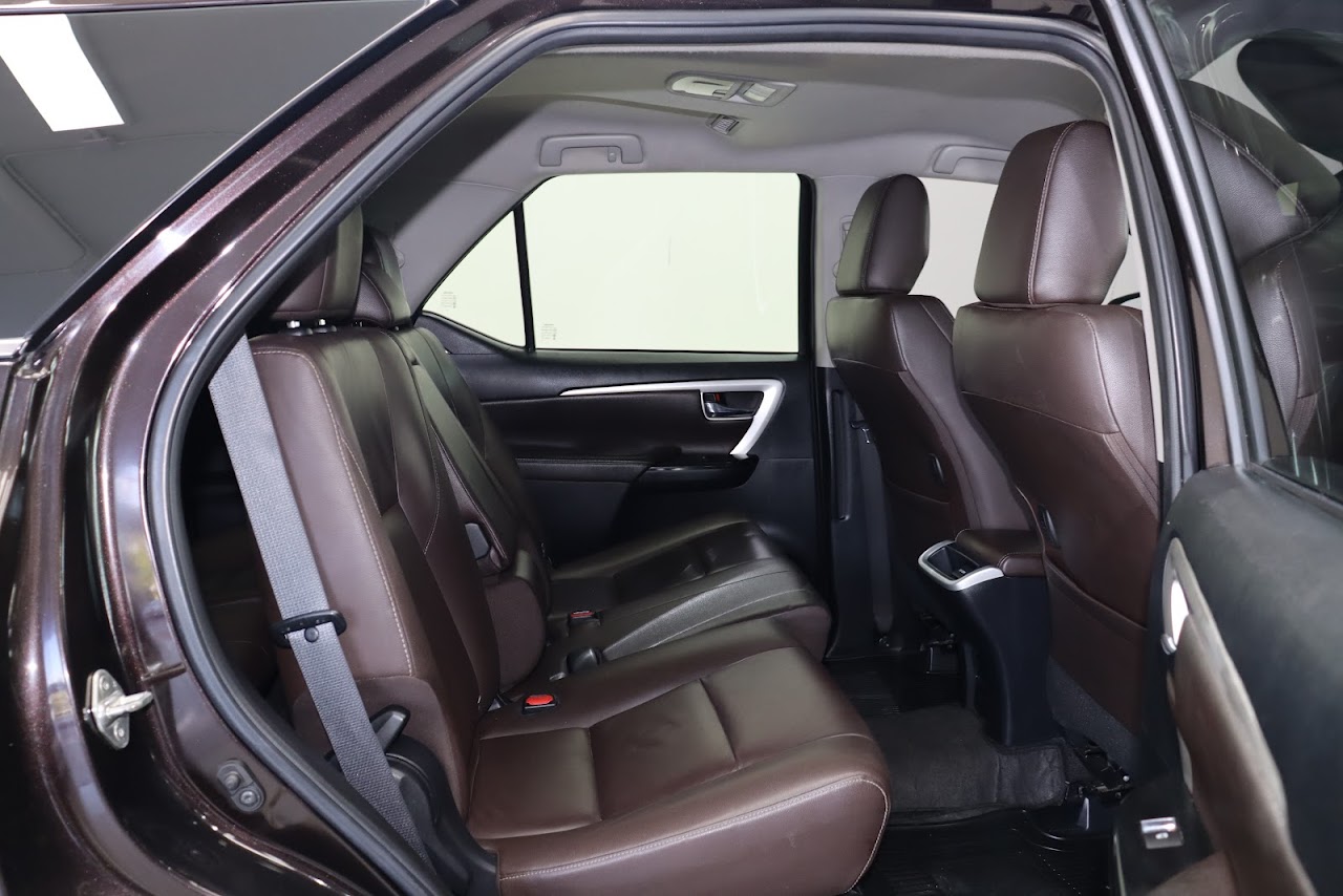 2018 Toyota Fortuner 2.4V 4WD รูปที่ 11