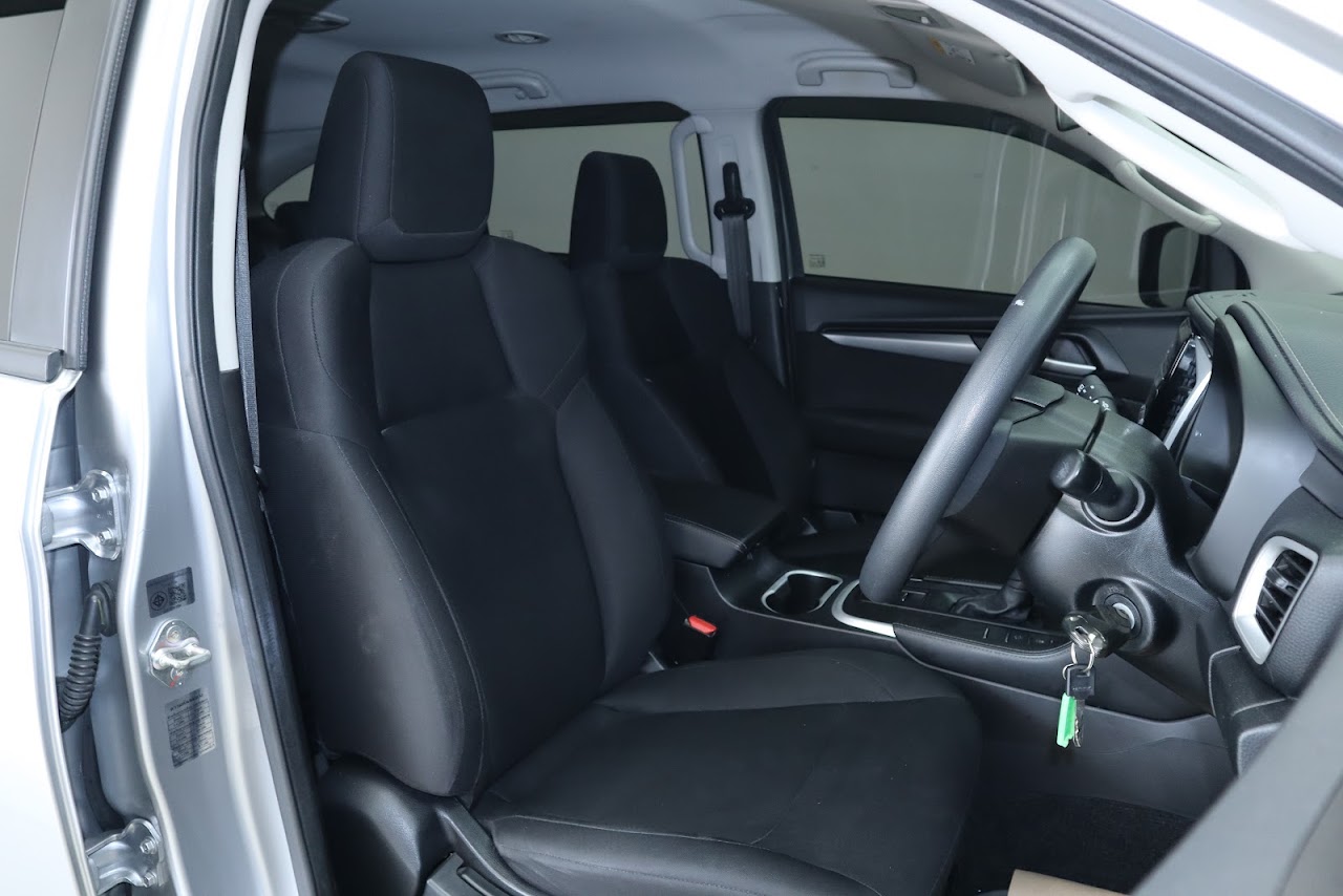 2021 Toyota Camry 2.5 Sport รูปที่ 3