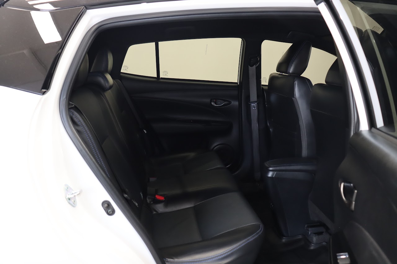 2021 Toyota Yaris 1.2Sport Premium Black roof รูปที่ 12