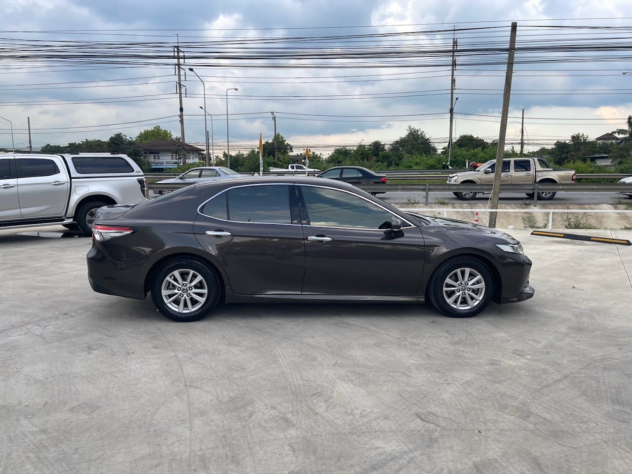 2018 Toyota Camry 2.0G รูปที่ 4