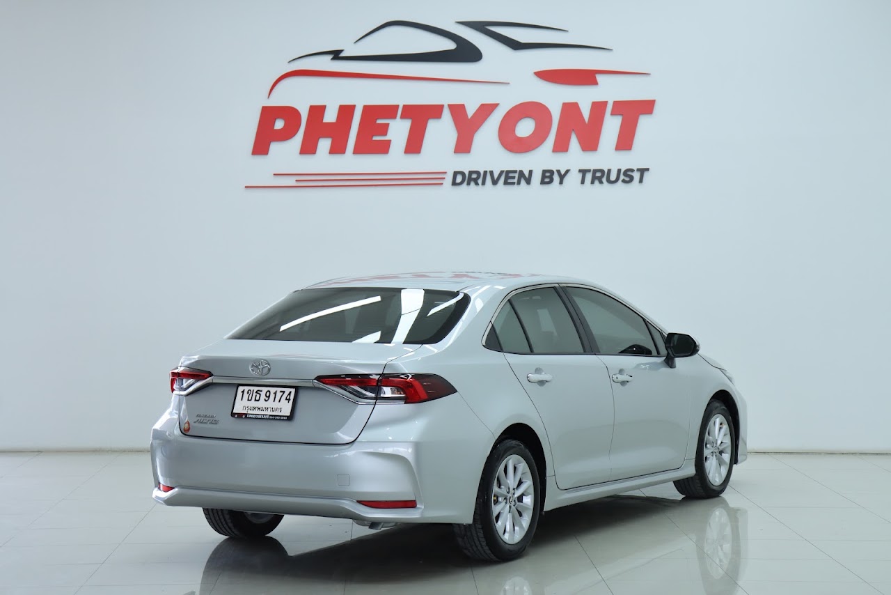 2020 Toyota Altis 1.6G มือสอง สีบรอนซ์เงิน รูปที่ 8