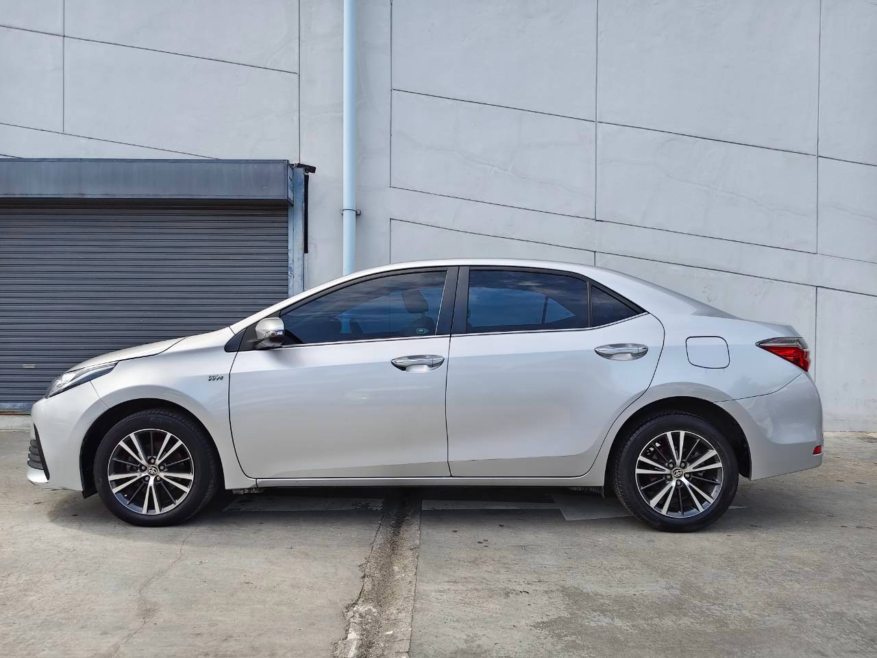 2017 Toyota Altis 1.6G รูปที่ 8