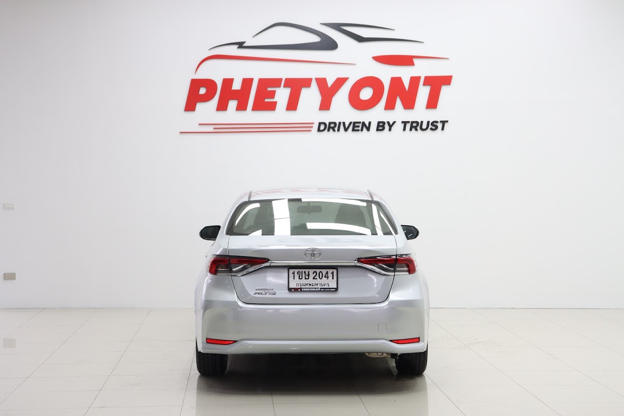 2021 Toyota Altis 1.6G มือสอง สีบรอนซ์เงิน รูปที่ 3