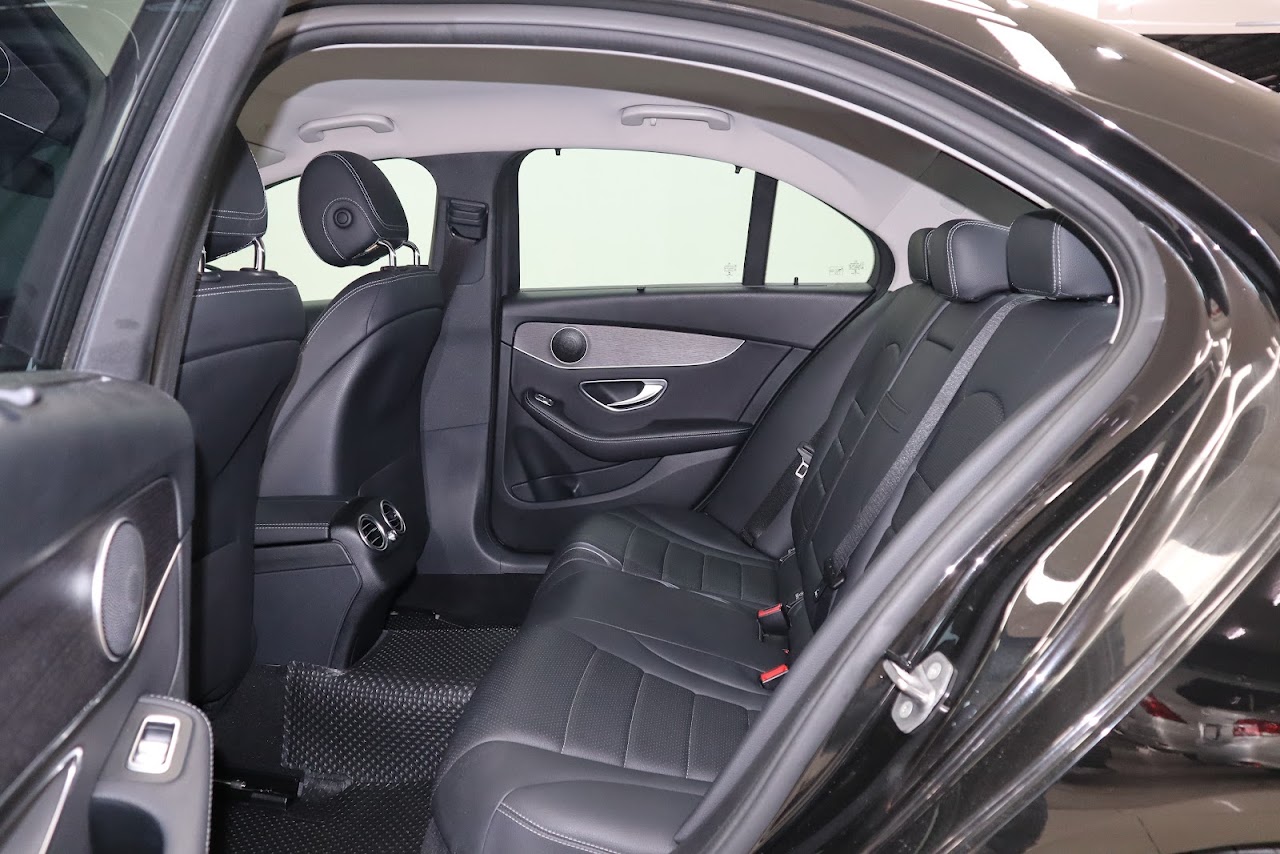2019 Mercedes-Benz C220d Avantgarde C220d Avantgarde รูปที่ 4
