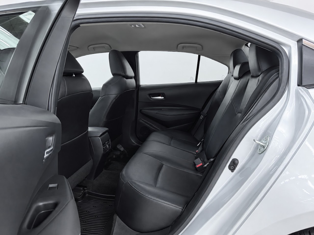 2021 Toyota Altis 1.6G มือสอง สีบรอนซ์เงิน รูปที่ 4
