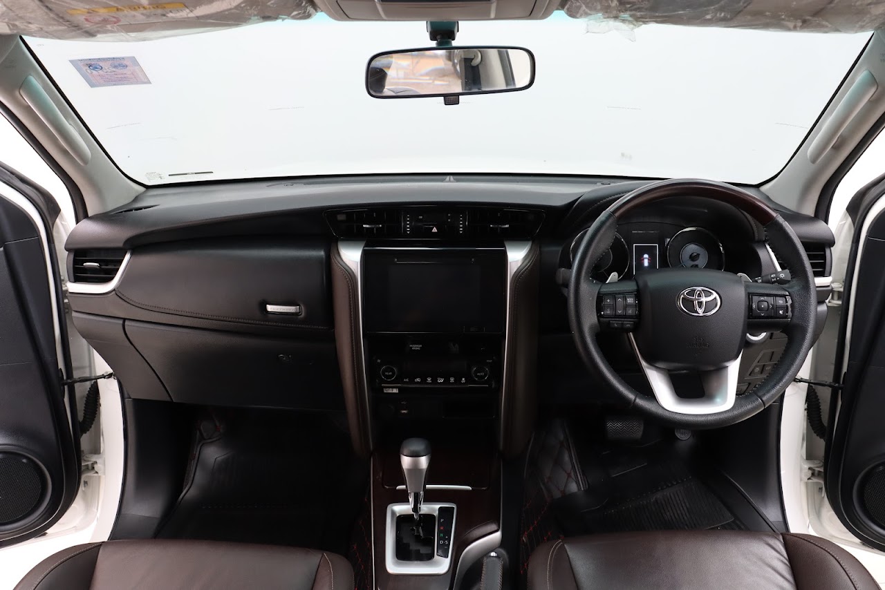 2019 Toyota Fortuner 2.4V 2WD รูปที่ 6