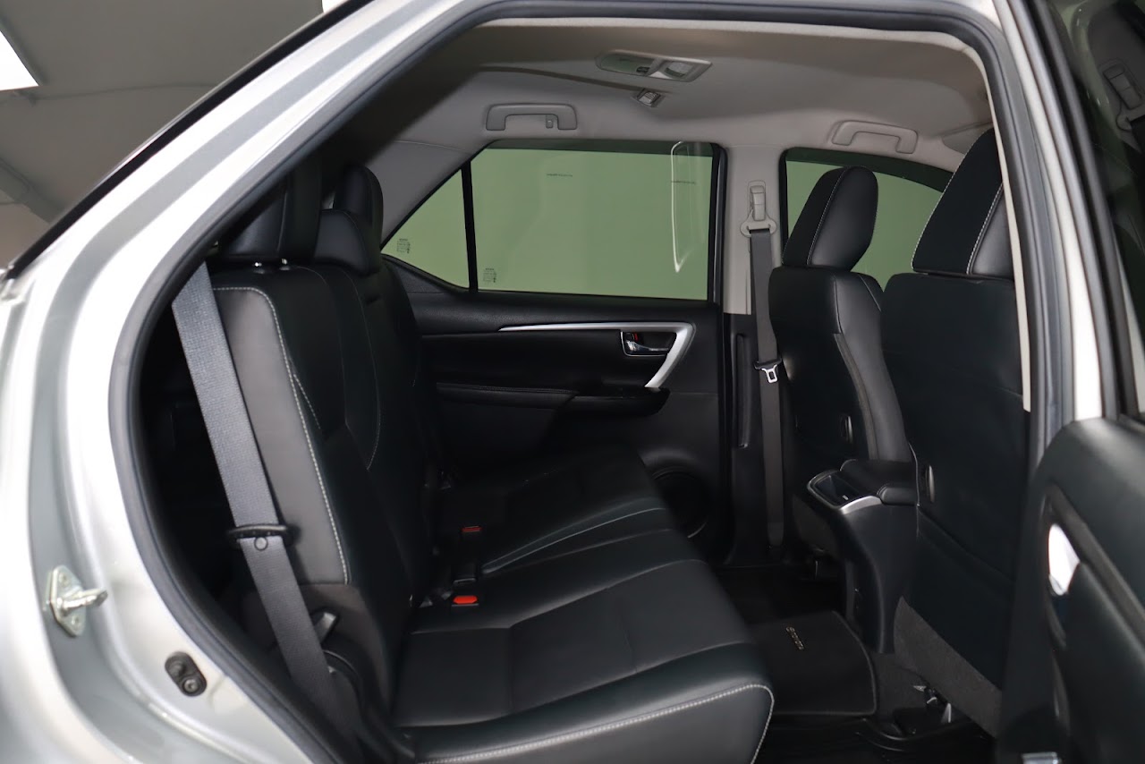 2022 Toyota Fortuner 2.4V 2WD MNC รูปที่ 11