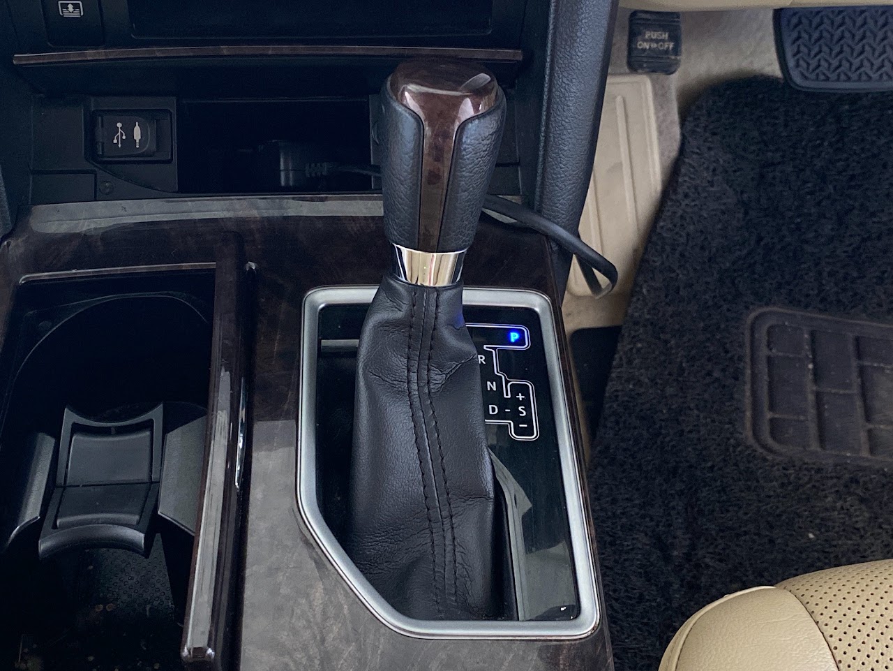 2017 Toyota Camry 2.0G รูปที่ 18