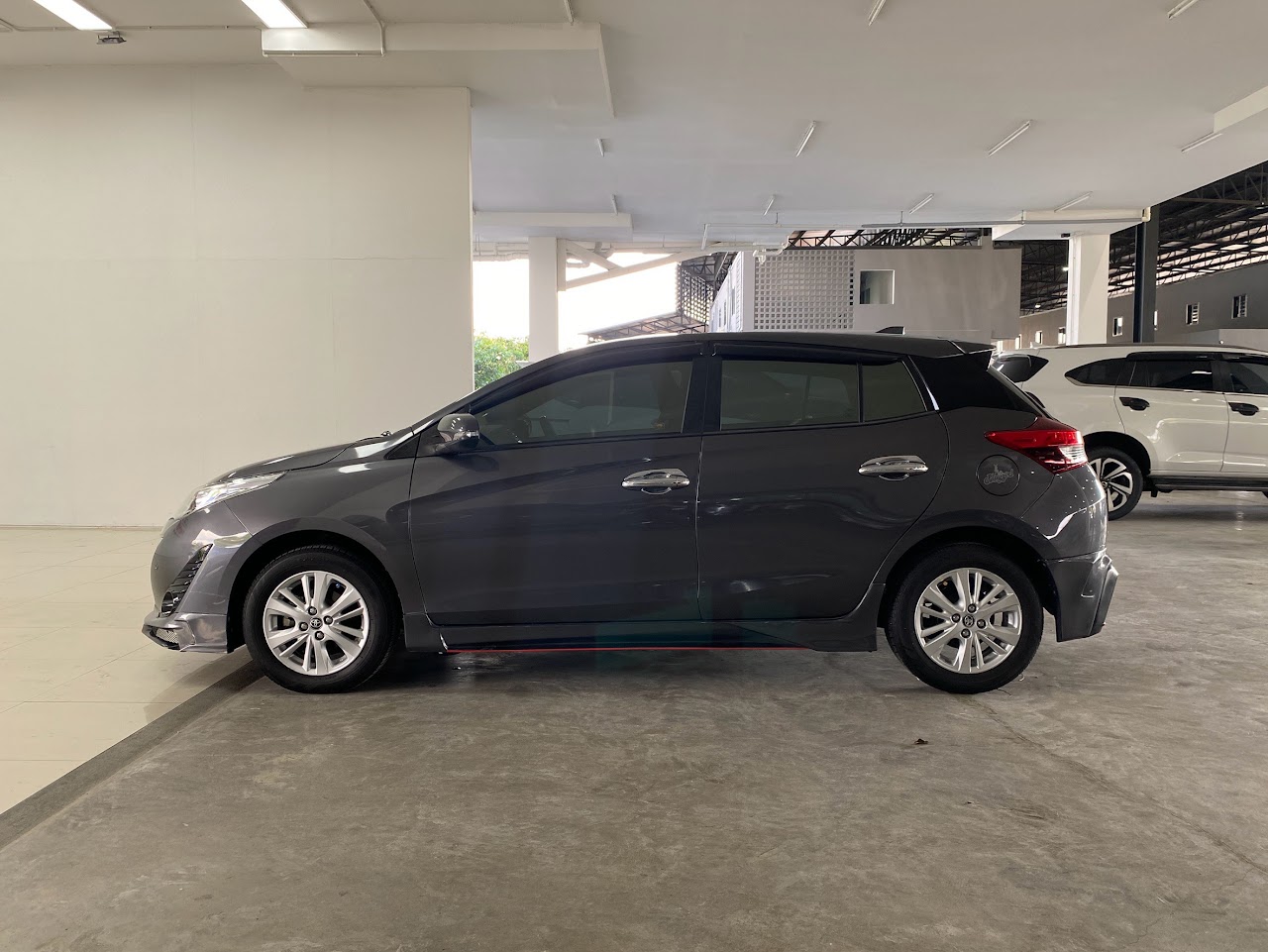 2017 Toyota Yaris 1.2G รูปที่ 4
