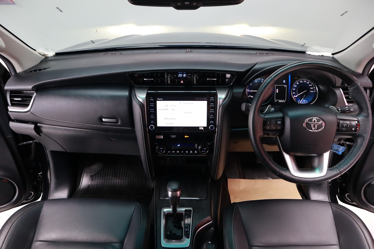 2022 Toyota Fortuner Leader 2.4V 2WD รูปที่ 4