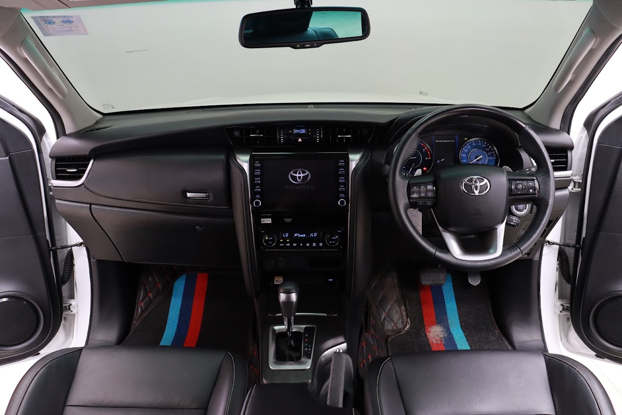 2023 Toyota Fortuner 2.4Leader V 2WD รูปที่ 5