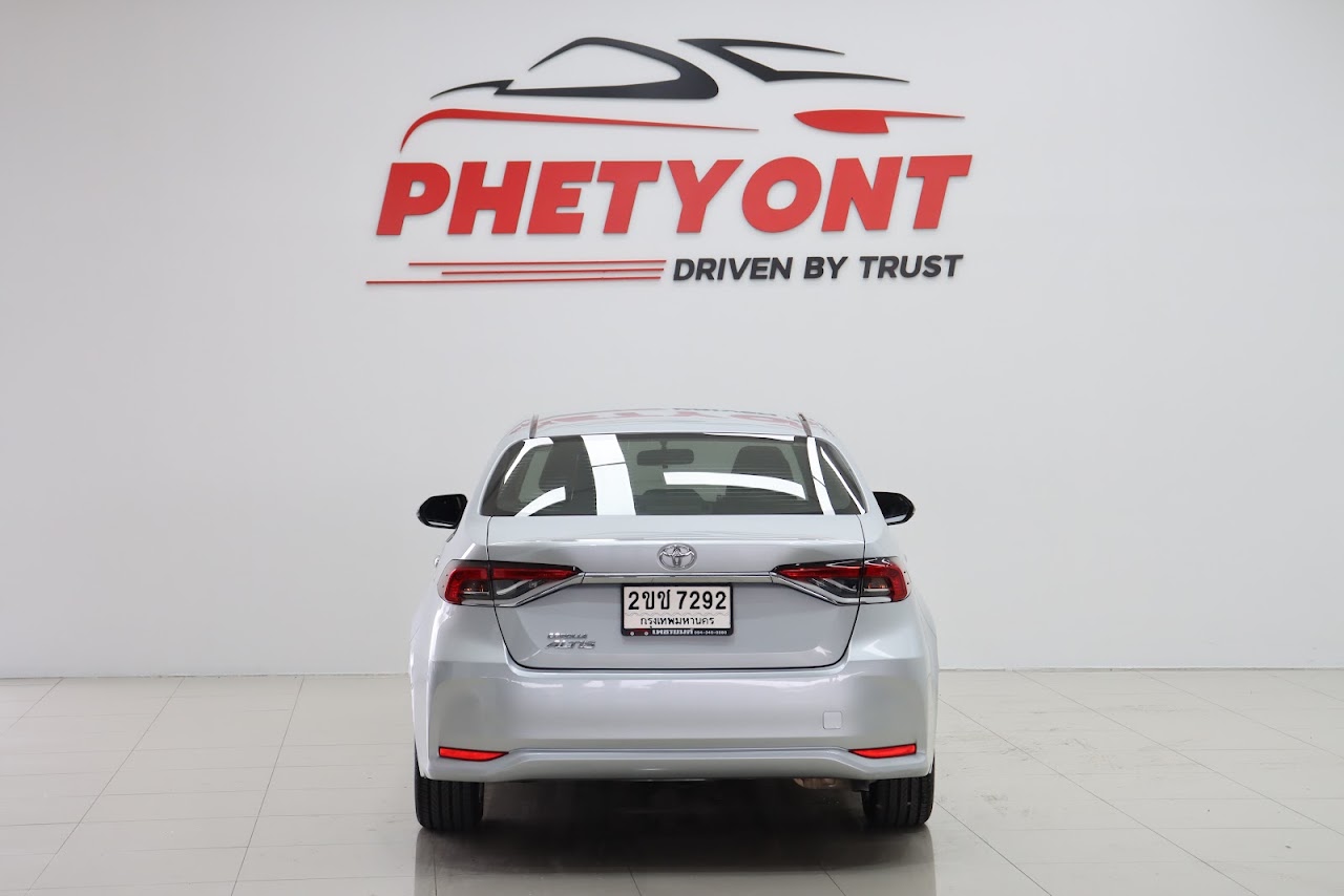 2021 Toyota Altis 1.6G มือสอง สีบรอนซ์เงิน รูปที่ 3