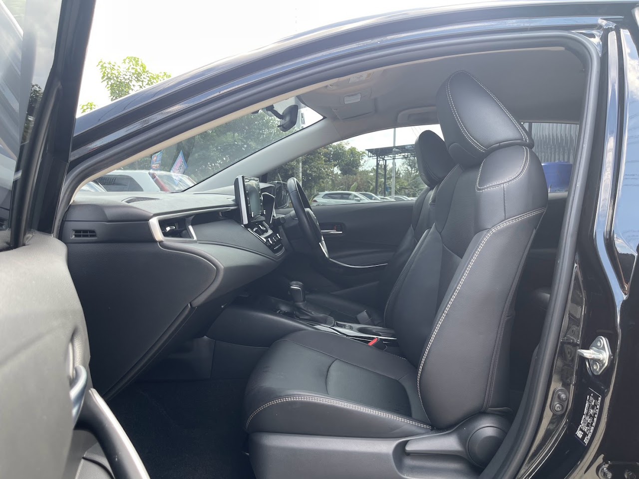 2022 Toyota Altis 1.8Hybrid Premium มือสอง สีดำ รูปที่ 16