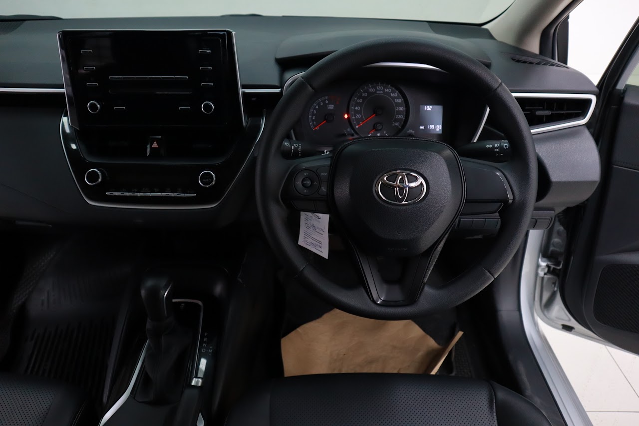 2020 Toyota Altis New 1.6G มือสอง สีบรอนซ์เงิน รูปที่ 4