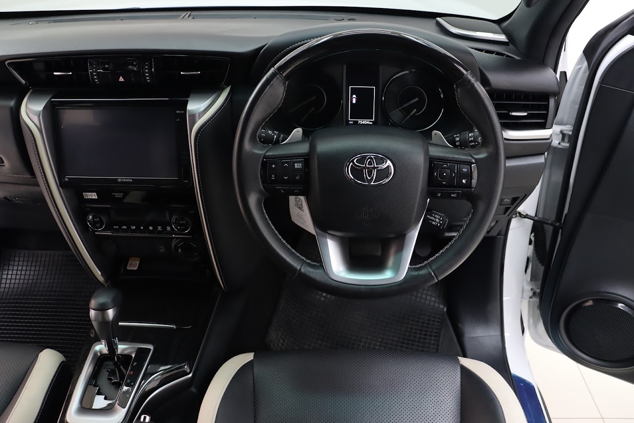 2022 Toyota Fortuner 2.8Legender 4WD Black-Top รูปที่ 5