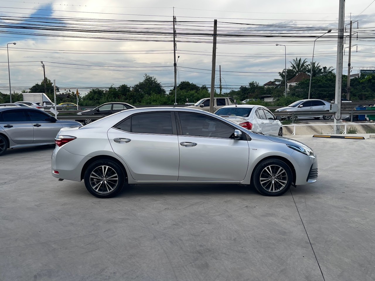 2018 Toyota Altis 1.6G รูปที่ 4