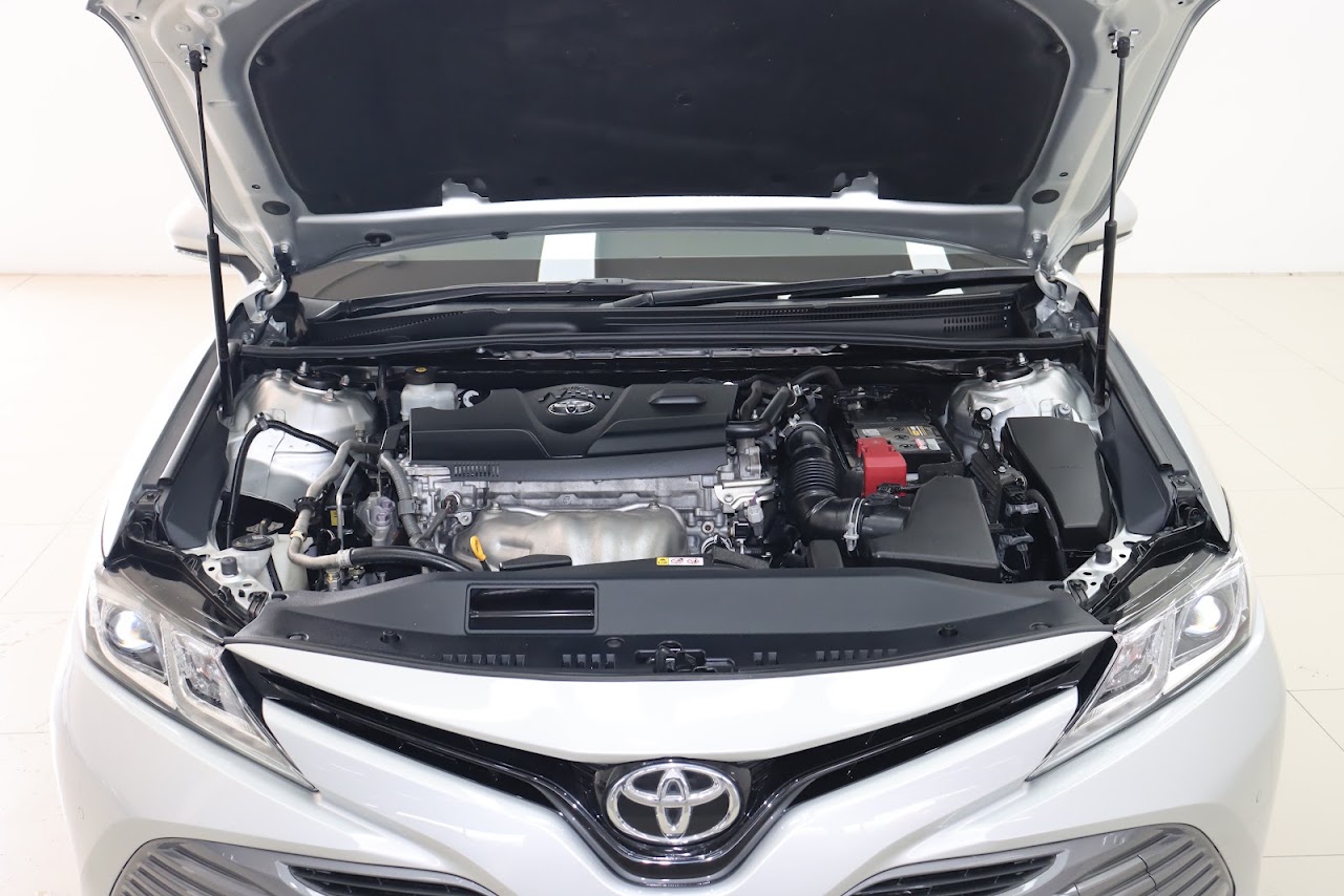 2019 Toyota Camry 2.0G
