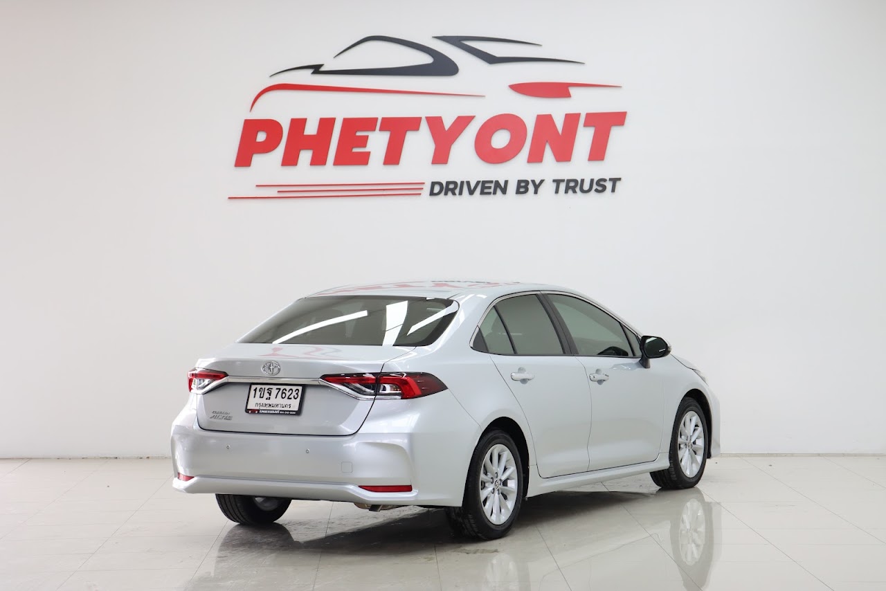 2020 Toyota Altis 1.6G มือสอง สีบรอนซ์เงิน รูปที่ 8
