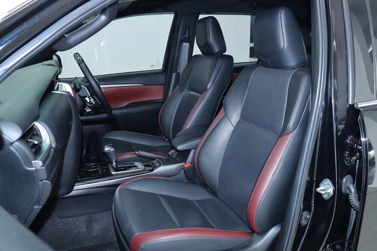 2021 Toyota Fortuner 2.4 Legender 4WD รูปที่ 3