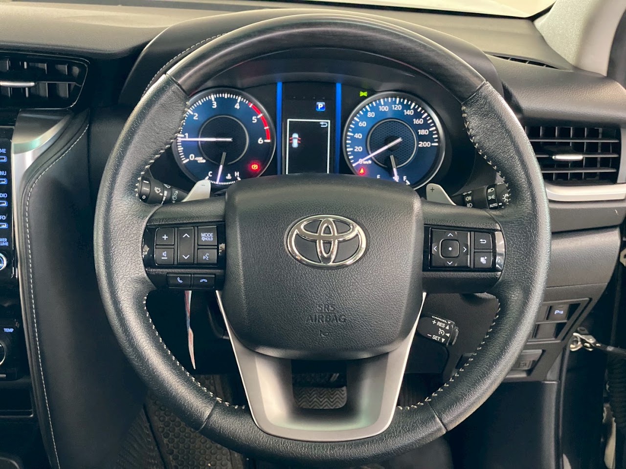 2023 Toyota Fortuner 2.4Leader V 2WD รูปที่ 19