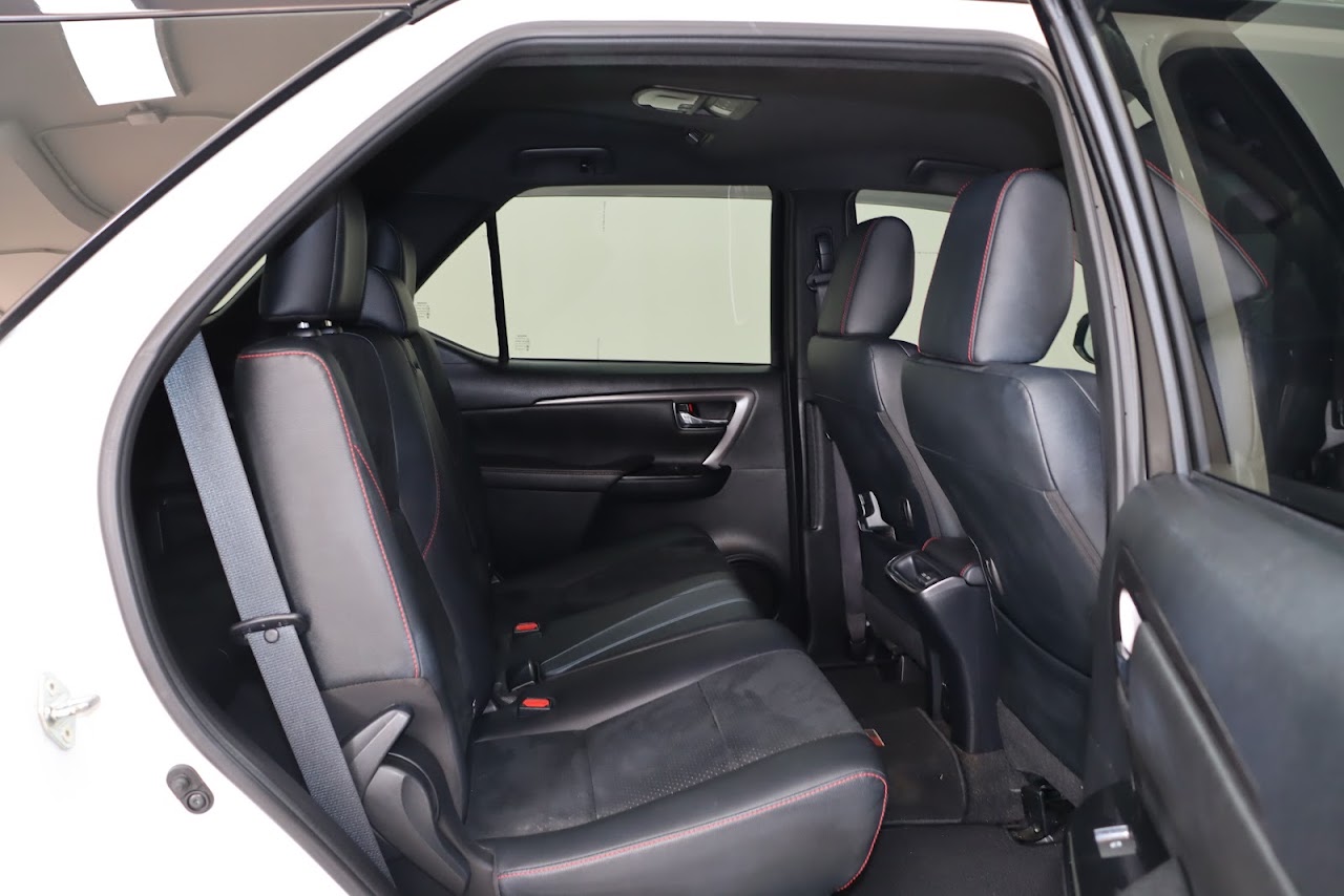 2023 Toyota Fortuner 2.8GR Sport 4WD Black-Top รูปที่ 11