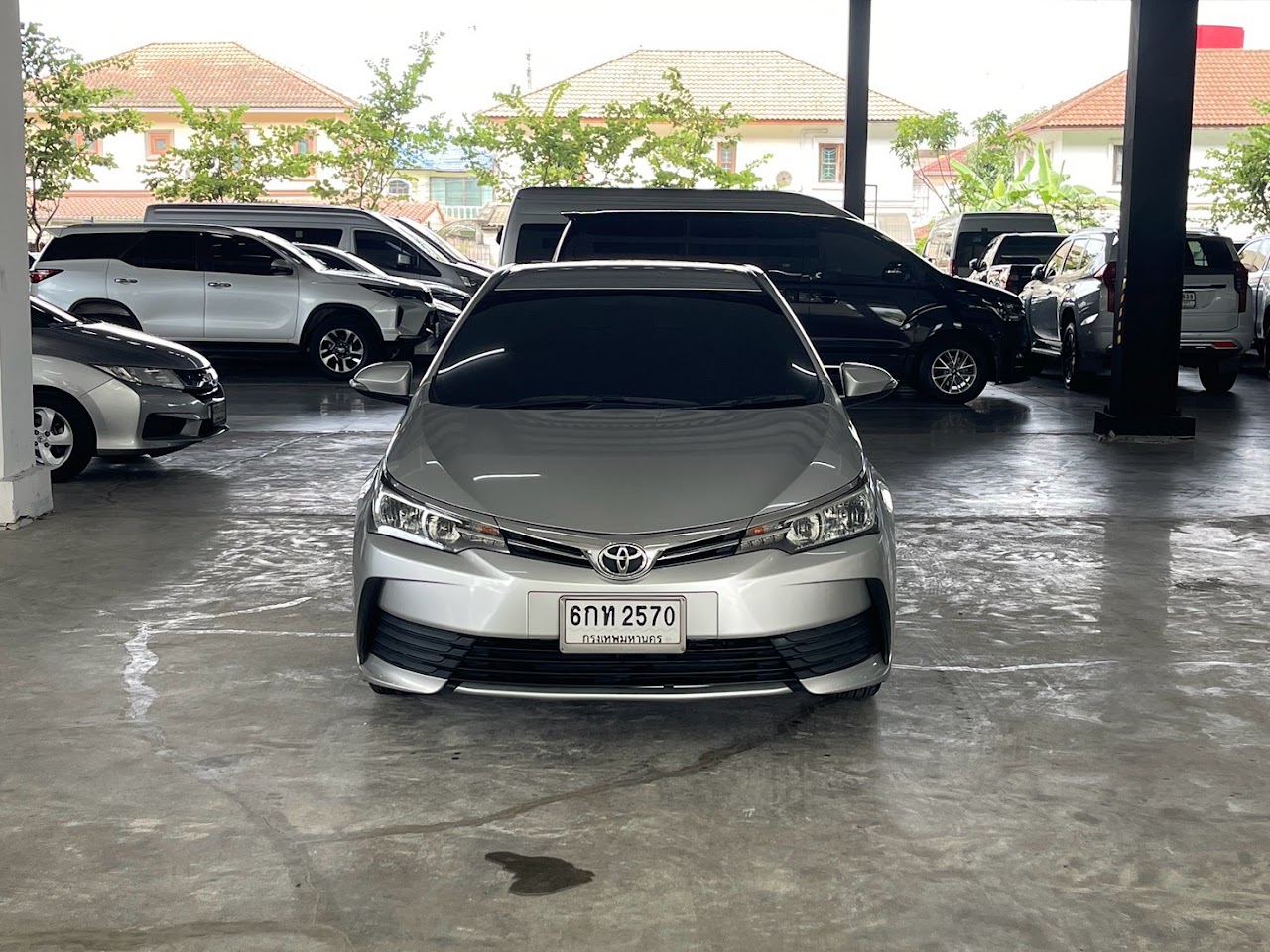 2017 Toyota Altis 1.8E รูปที่ 2