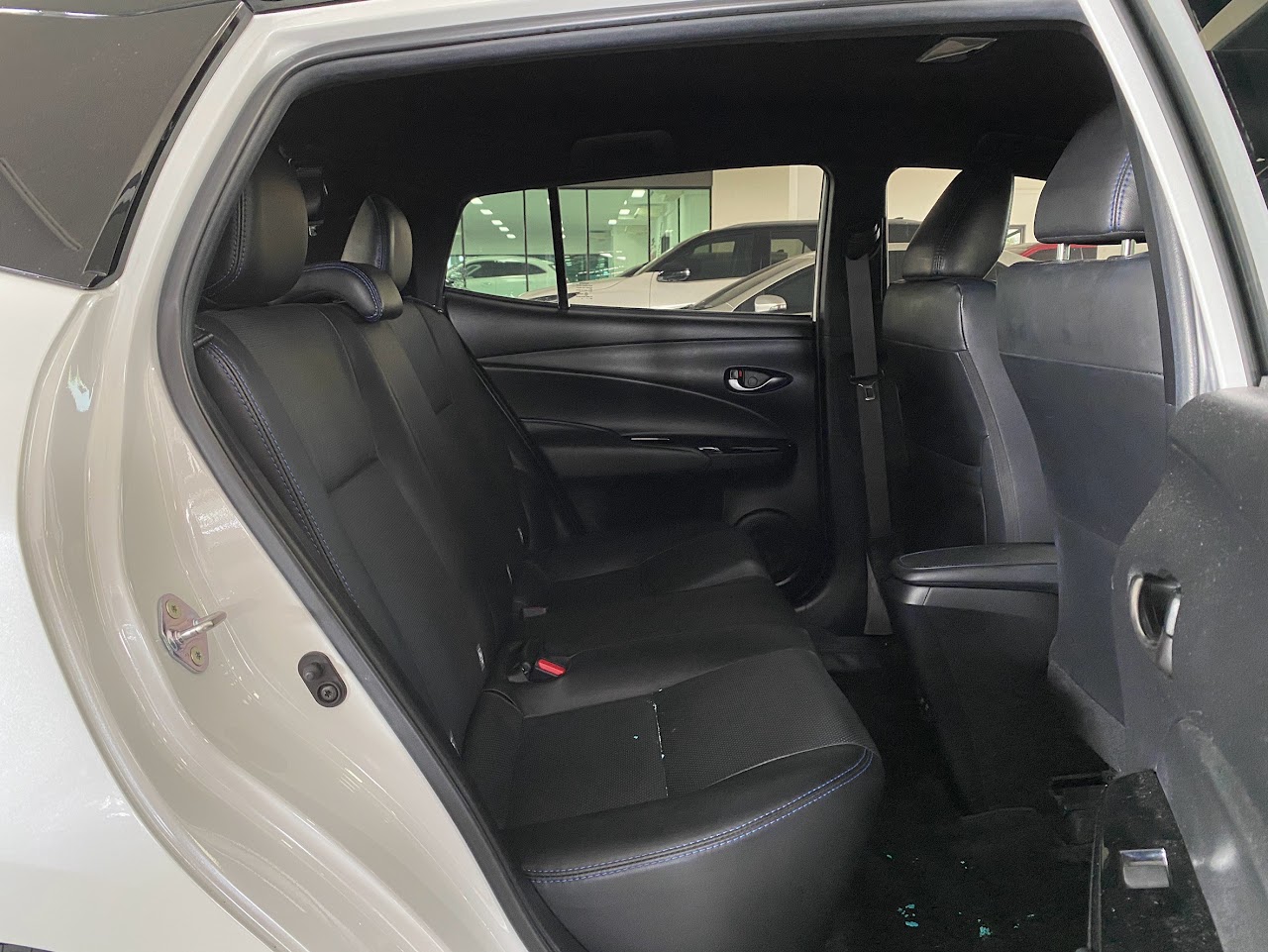 2022 Toyota Yaris 1.2Sport Premium Black roof รูปที่ 14
