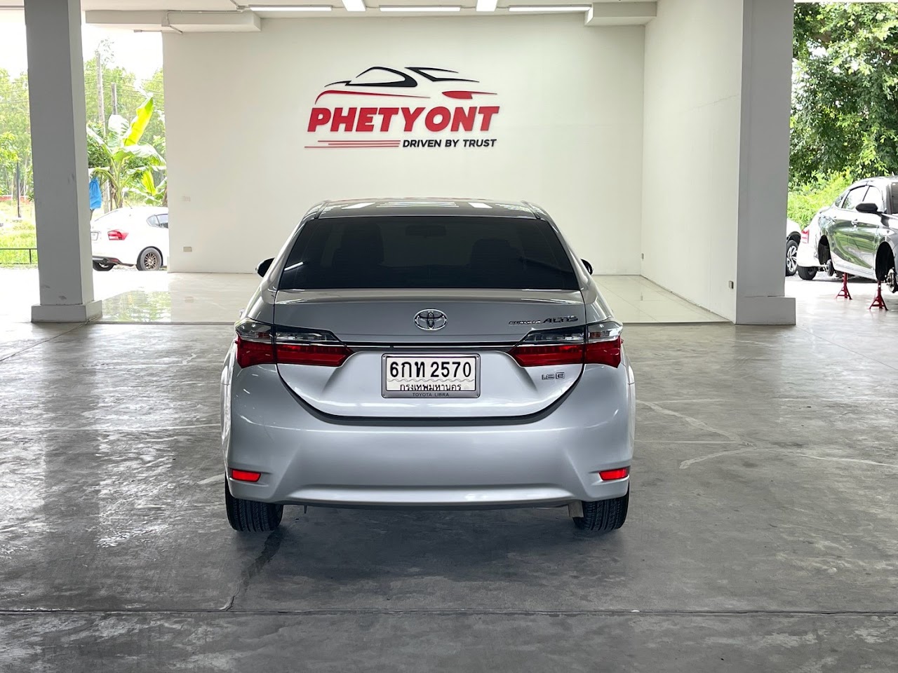 2017 Toyota Altis 1.8E รูปที่ 8