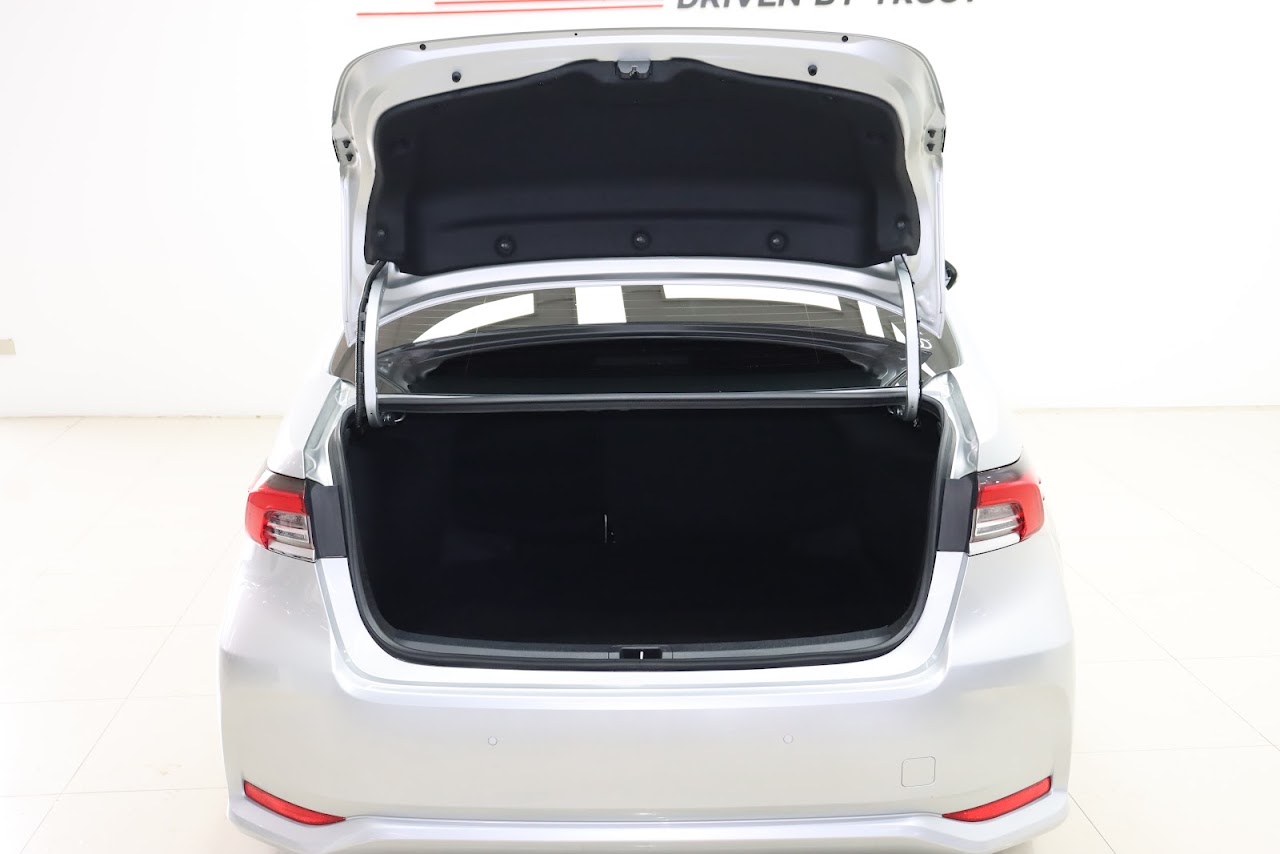 2022 Toyota Altis 1.8Hybrid Premium มือสอง สีบรอนซ์เงิน รูปที่ 3