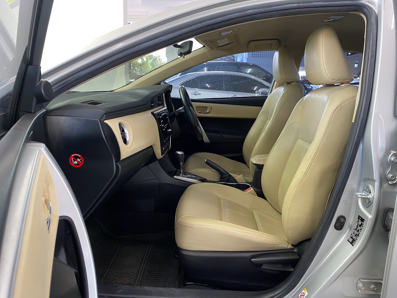 2018 Toyota Altis 1.6G รูปที่ 15