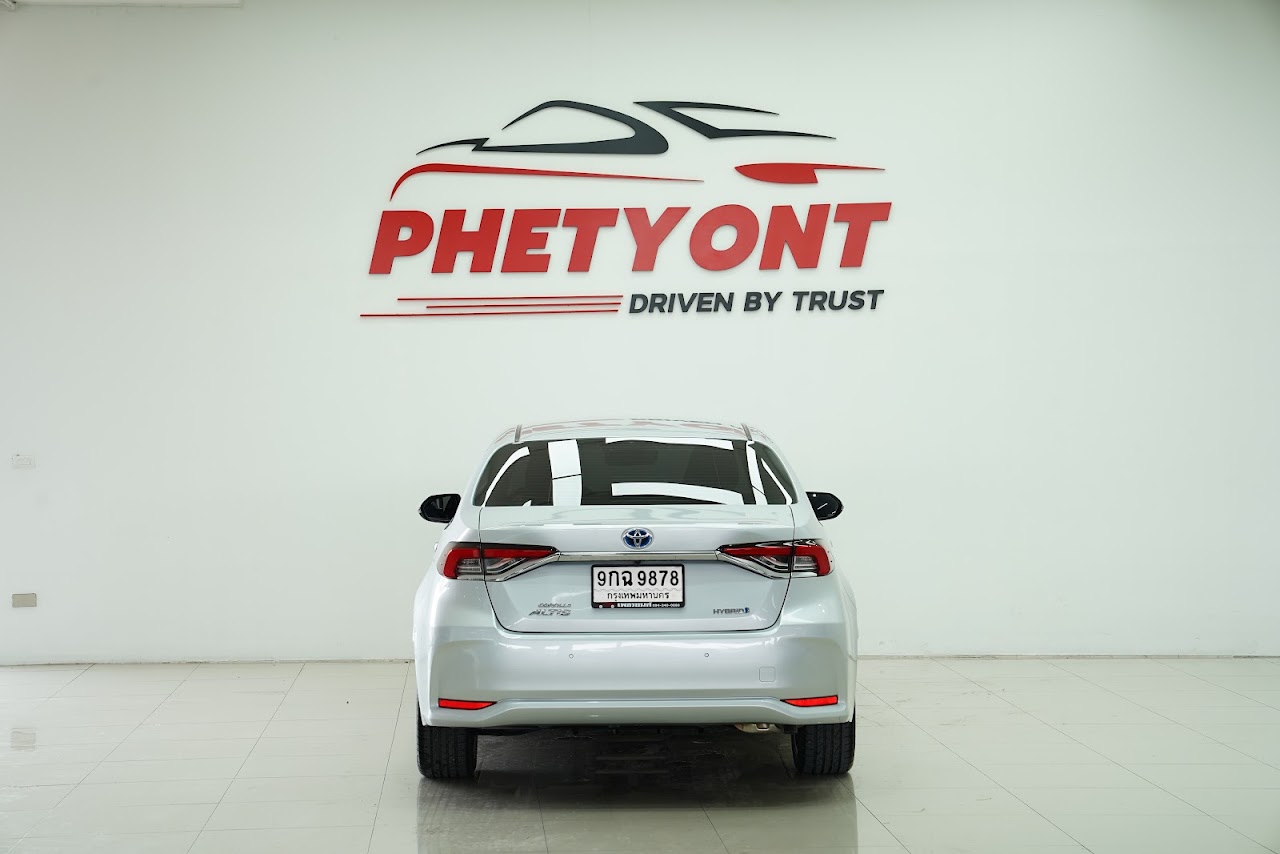 2019 Toyota Altis 1.8Hybrid High มือสอง สีบรอนซ์เงิน รูปที่ 2