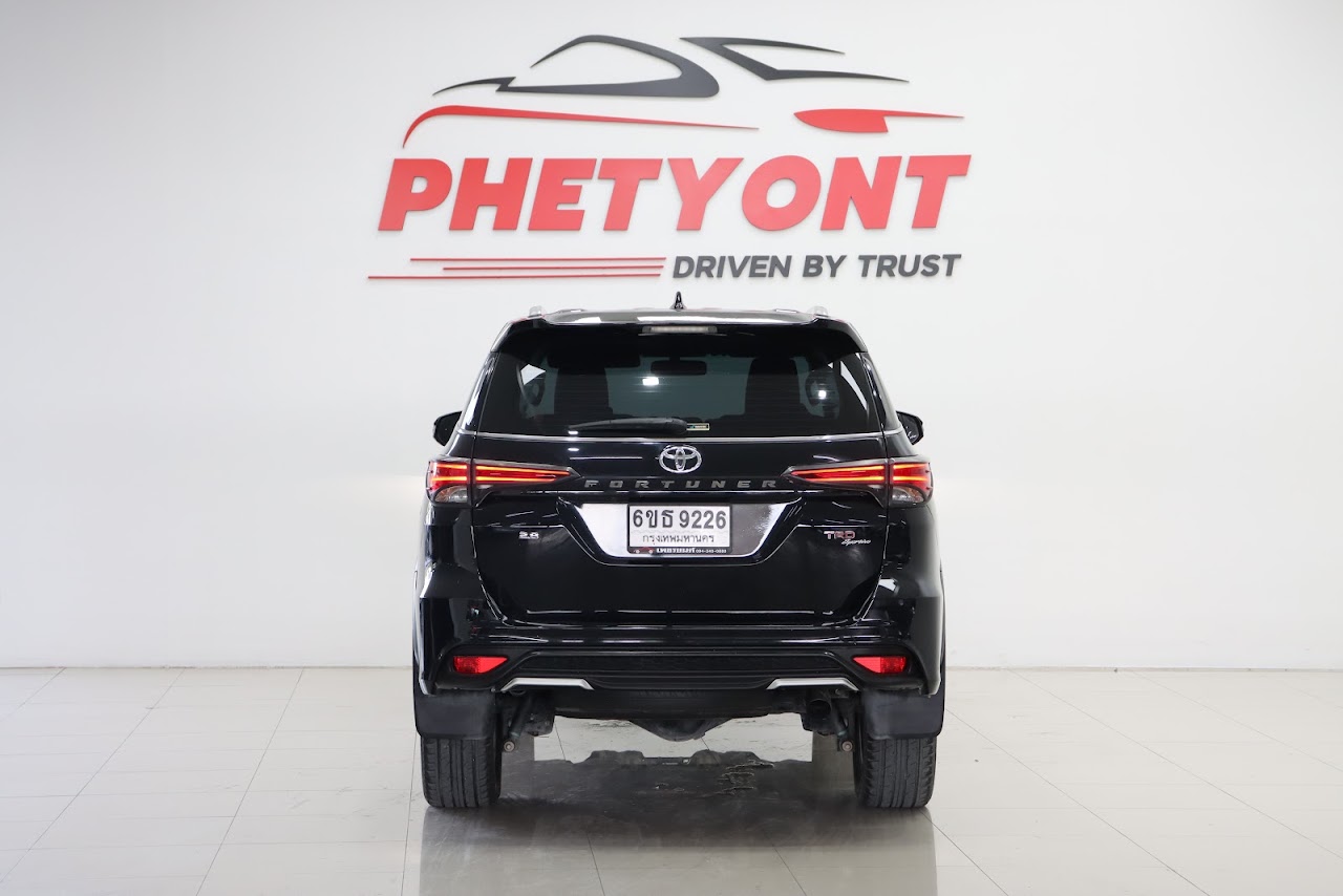 2019 Toyota Fortuner 2.8TRD Sportivo 2WD รูปที่ 6