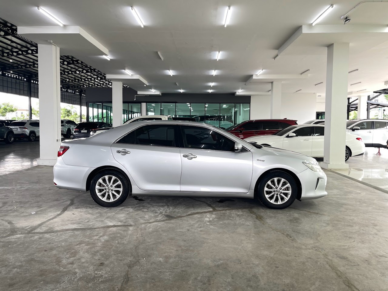 2015 Toyota Camry 2.0G รูปที่ 4
