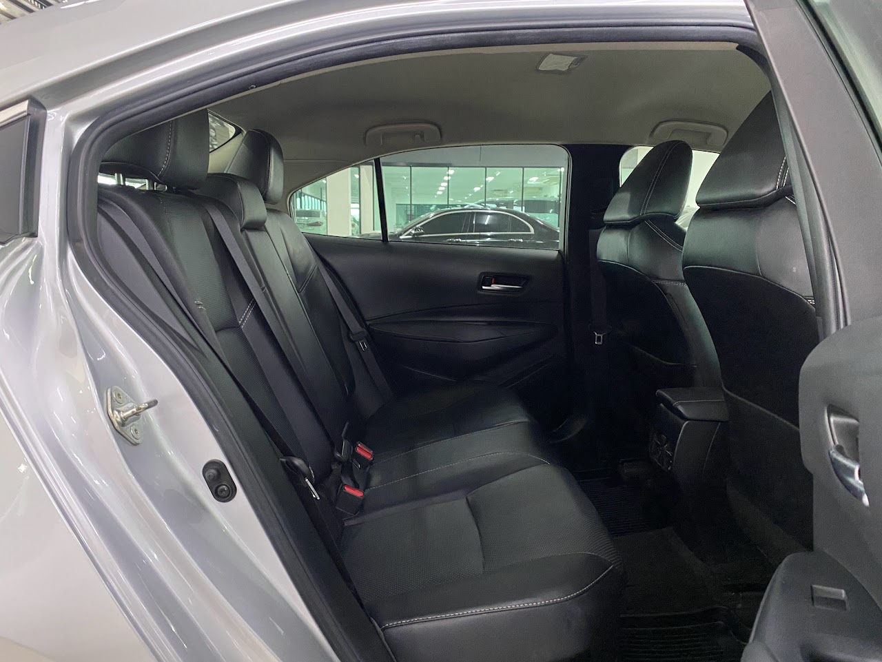 2020 Toyota Altis 1.8Hybrid MID มือสอง สีบรอนซ์เงิน รูปที่ 16