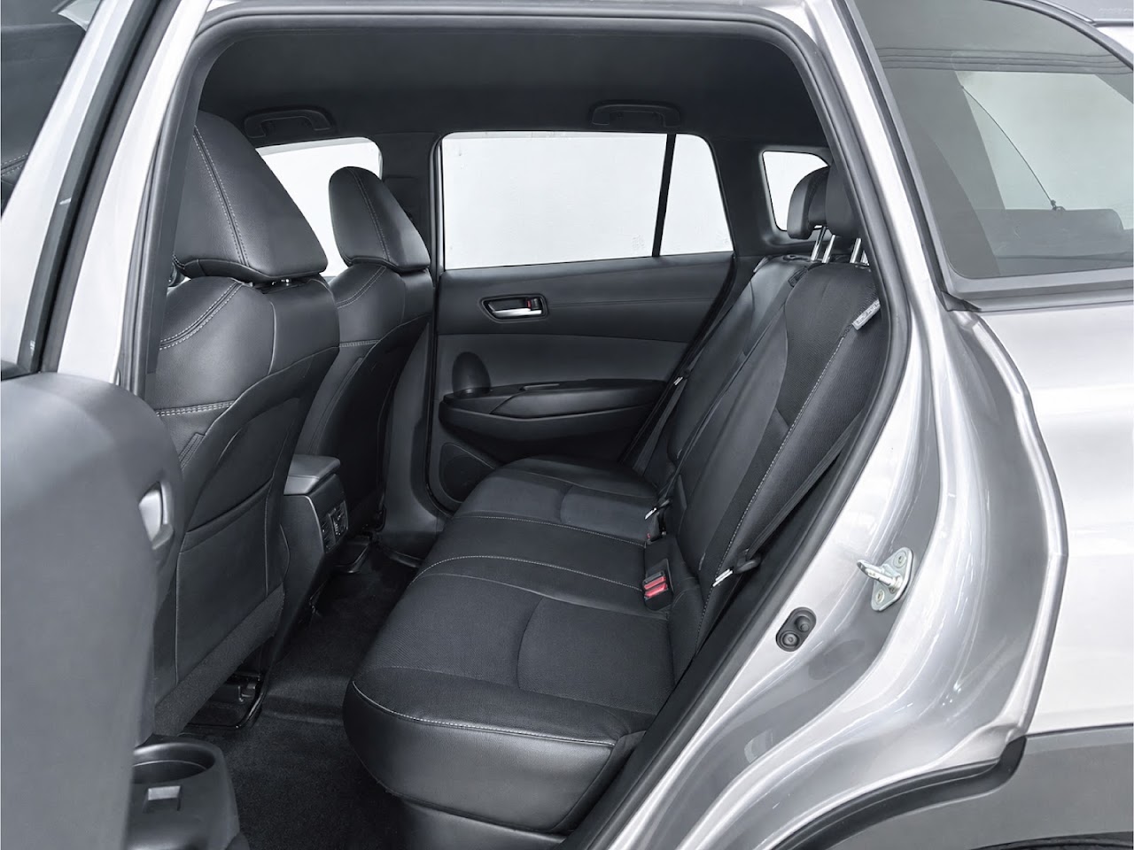 2023 Toyota Corolla Cross 1.8Hybrid Smart รูปที่ 4