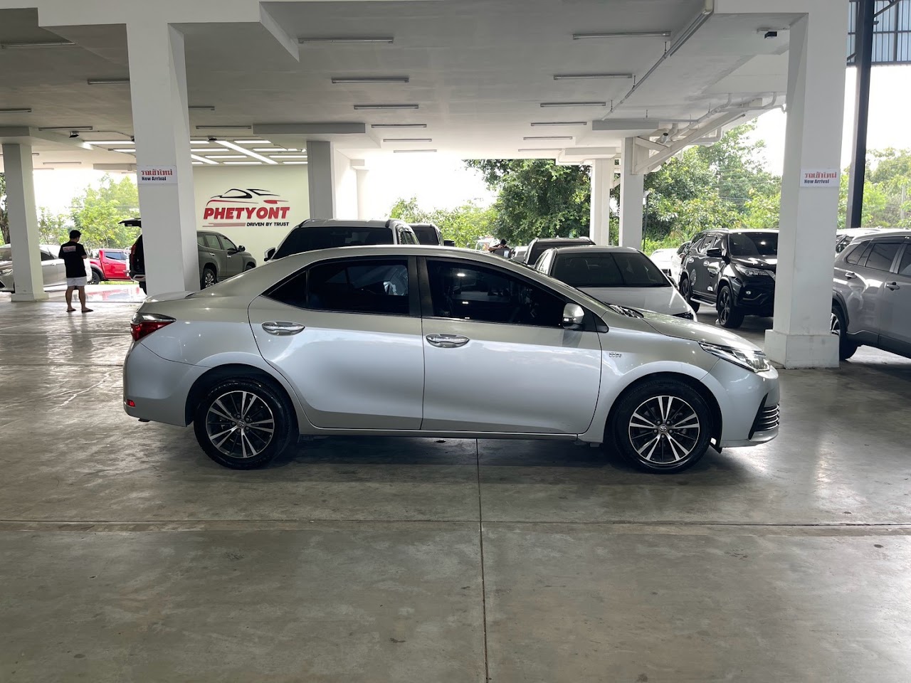 2019 Toyota Altis 1.8E รูปที่ 4